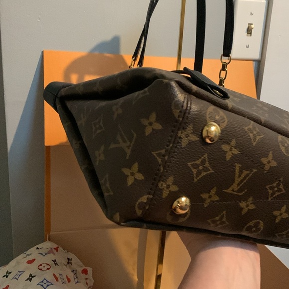 ❌SOLD❌2015 authentic Louis Vuitton Pallas black leather and monogram shoulder - Picture 13 of 17